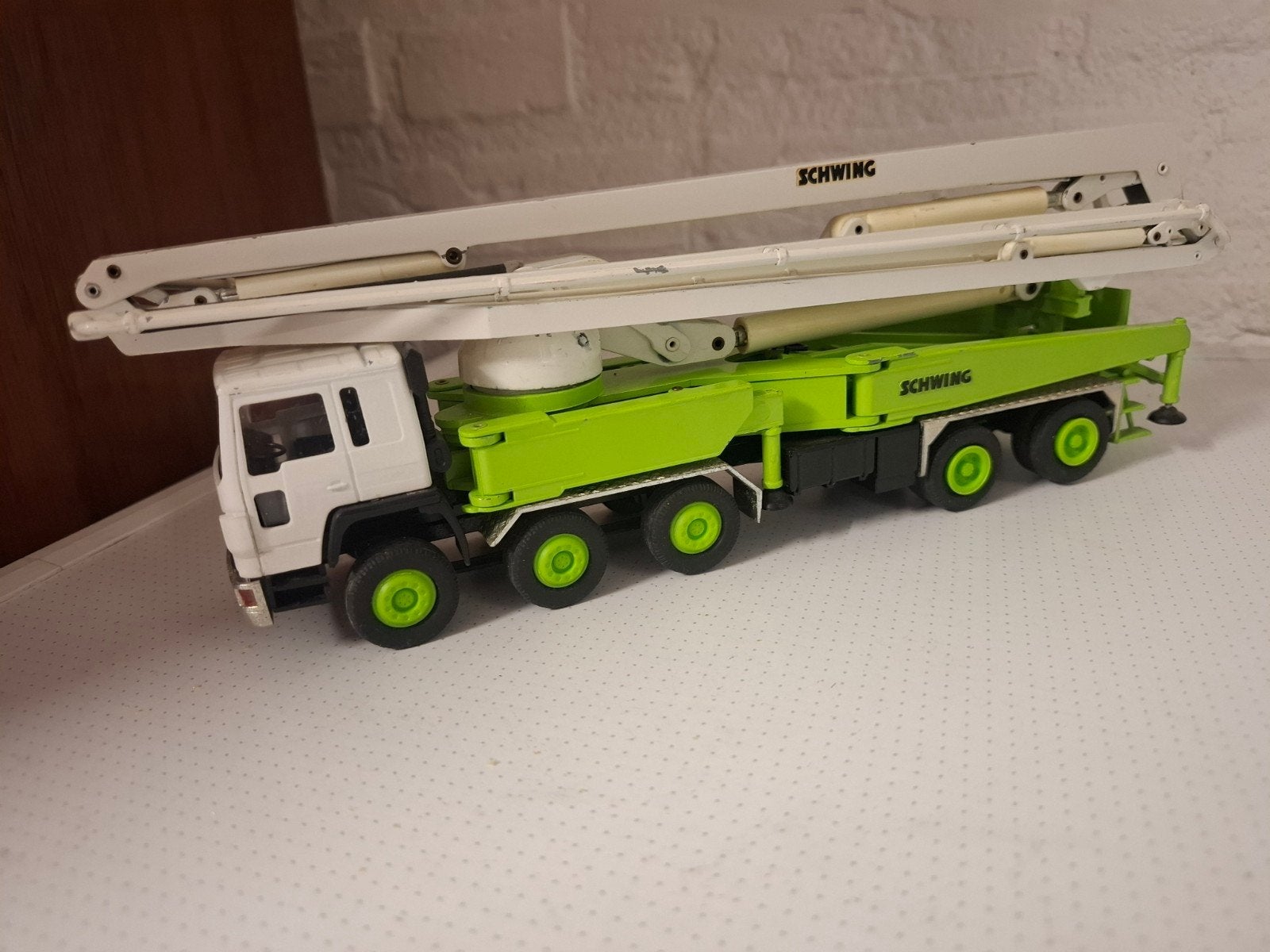 volvo FL  betonpomp  Conrad 1:50, Ophalen of Verzenden, Zo goed als nieuw, Bus of Vrachtwagen, Conrad