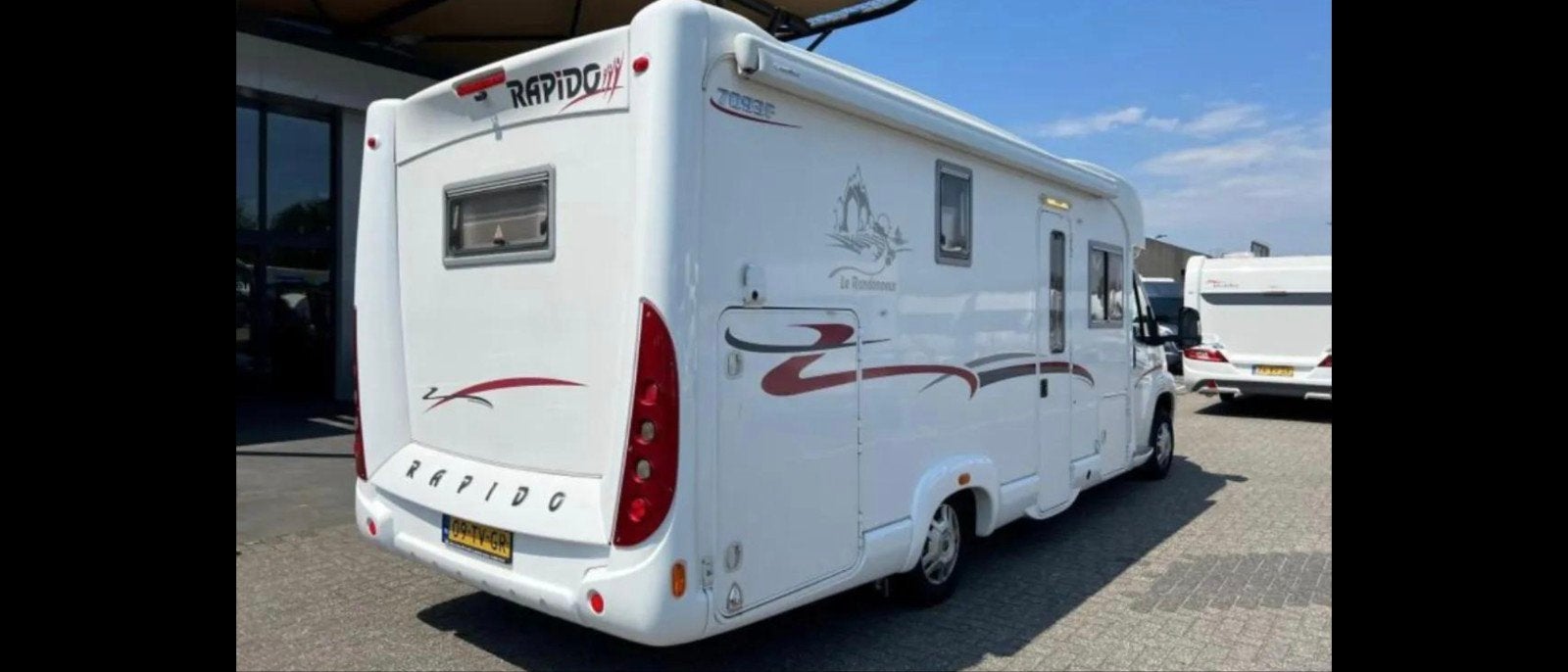 Rapido Camper met Oven en Ruime Indeling 4 slaapplaatsen, Caravans en Kamperen, Campers, Integraal, Airbags, Ringverwarming, Fiat