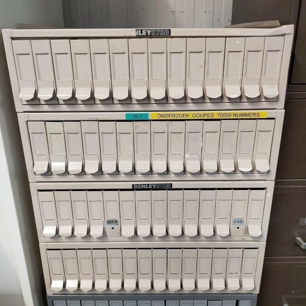 Vintage ladekast met 4x 14 kleine laadjes voor opslag dia`s