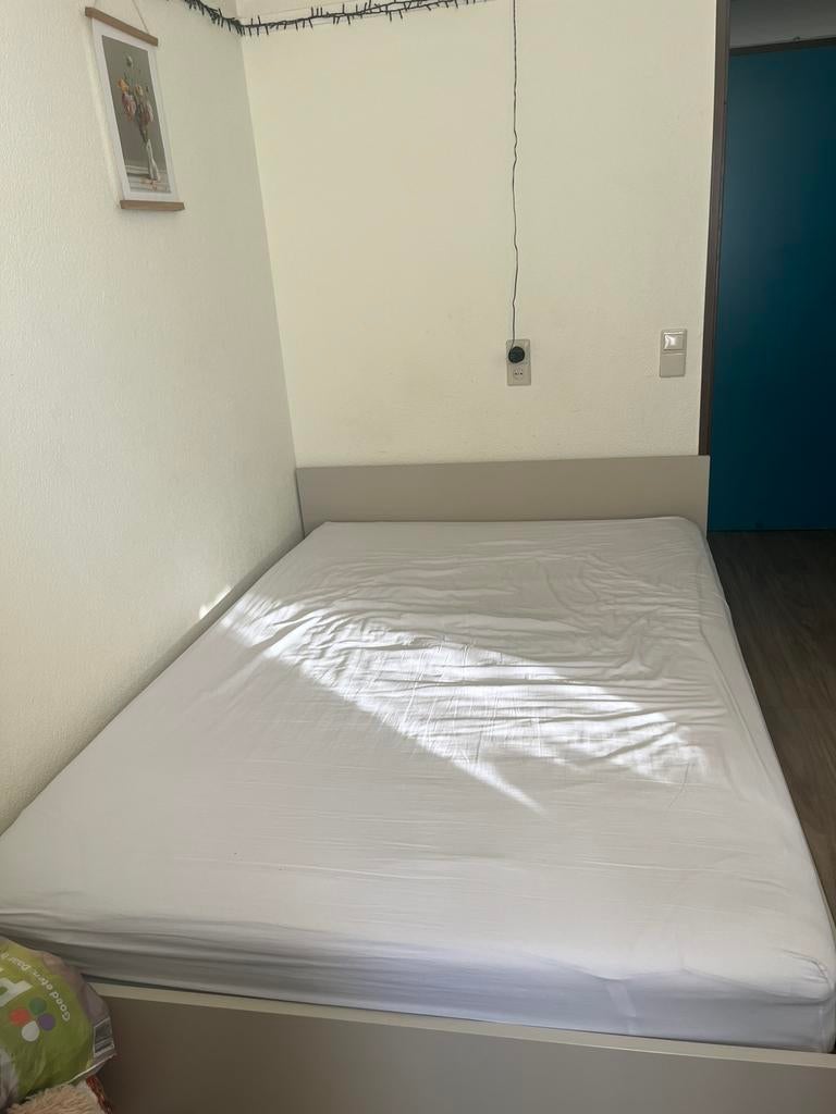 Tweepersoonsbed (140 bij 200), Huis en Inrichting, Slaapkamer | Bedden, Ophalen, Beige, Tweepersoons, 140 cm
