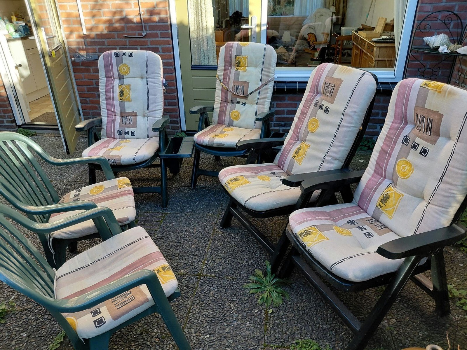 6 Tuinstoelen: 4 verstelbaar, 2 vast - Inclusief kussens, Ophalen, Gebruikt, Kunststof, Verstelbaar