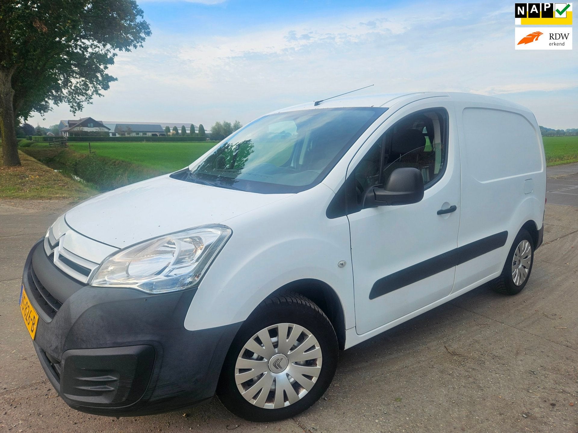 Citroen Berlingo 1.6 BlueHDI 75 Club/ airco/ 2015 ( euro 6), Voorwielaandrijving, Gebruikt, Euro 6, 4 cilinders