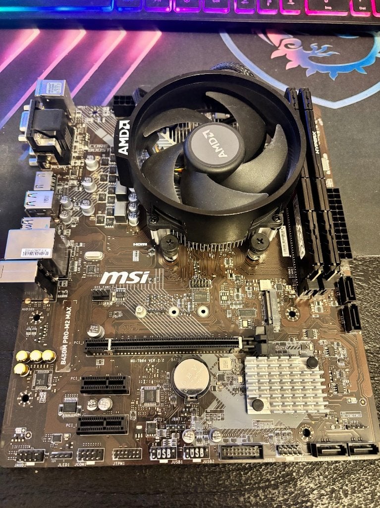 B450M PRO-M2 MAX, Kingston 16 GB (3200mhz) - Ryzen 5 2600, Computers en Software, Ophalen of Verzenden, Zo goed als nieuw, DDR4