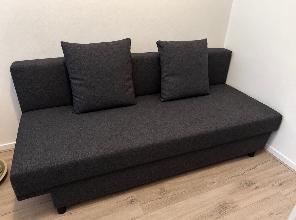 Donkergrijze slaapbank met opbergruimte, Ophalen of Verzenden, Zo goed als nieuw, Tweepersoons, 140 cm