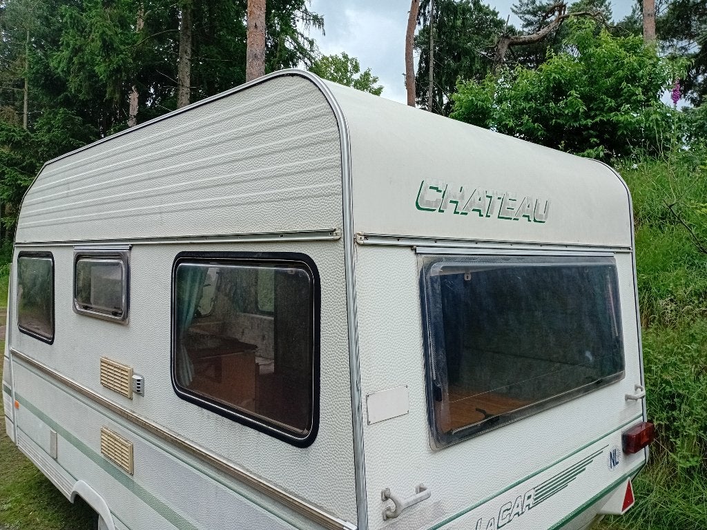 Chateau La Car 380, Caravans en Kamperen, Chateau, 750 - 1000 kg, Particulier, Watertank vast