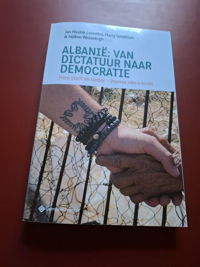 Albanie: VAN DECTATUUR NAAR DEMOCRATIE., Boeken, 20e eeuw of later, Europa, Diverse auteurs, Ophalen of Verzenden