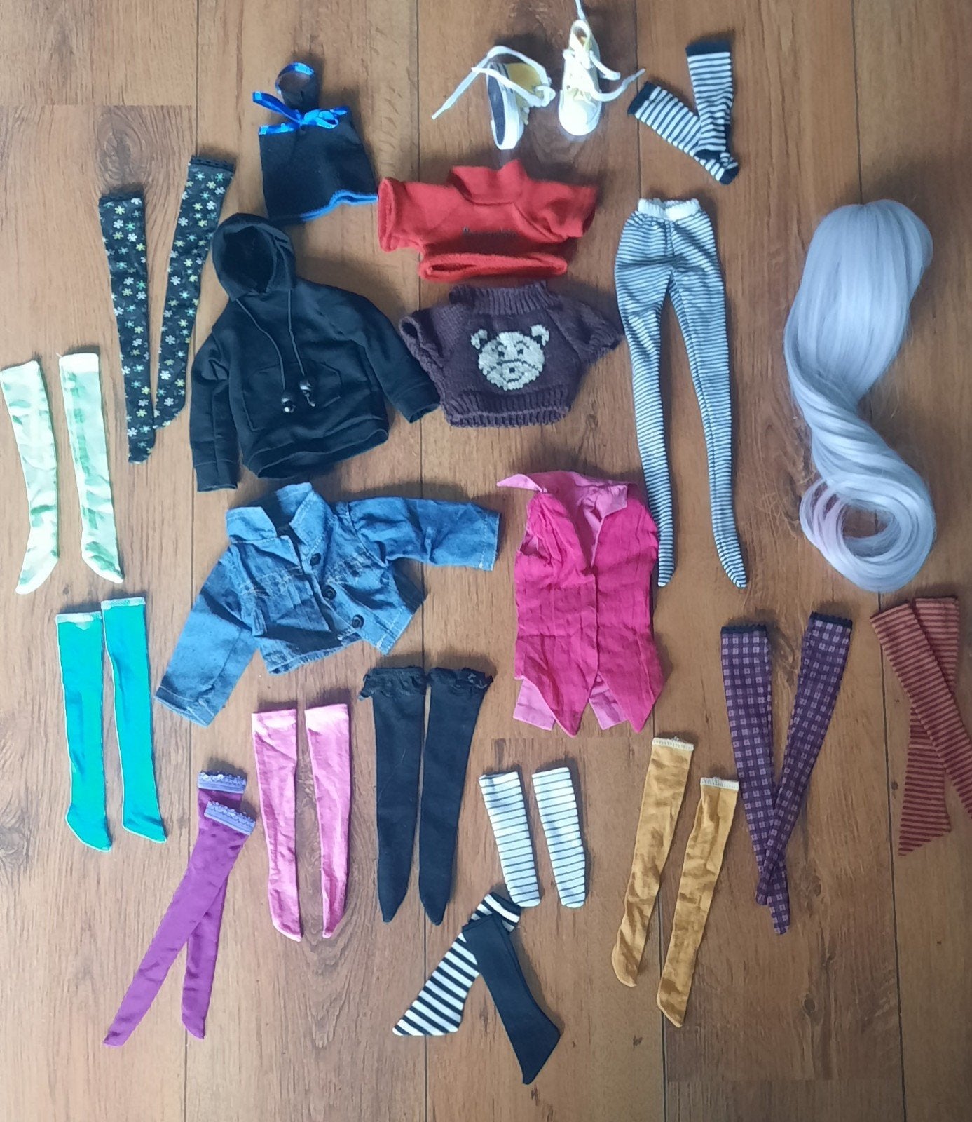 Groot pakket voor bjd 1/3 poppen o.a pruik kleding en kousen, Verzamelen, Ophalen of Verzenden, Zo goed als nieuw, Kleertjes