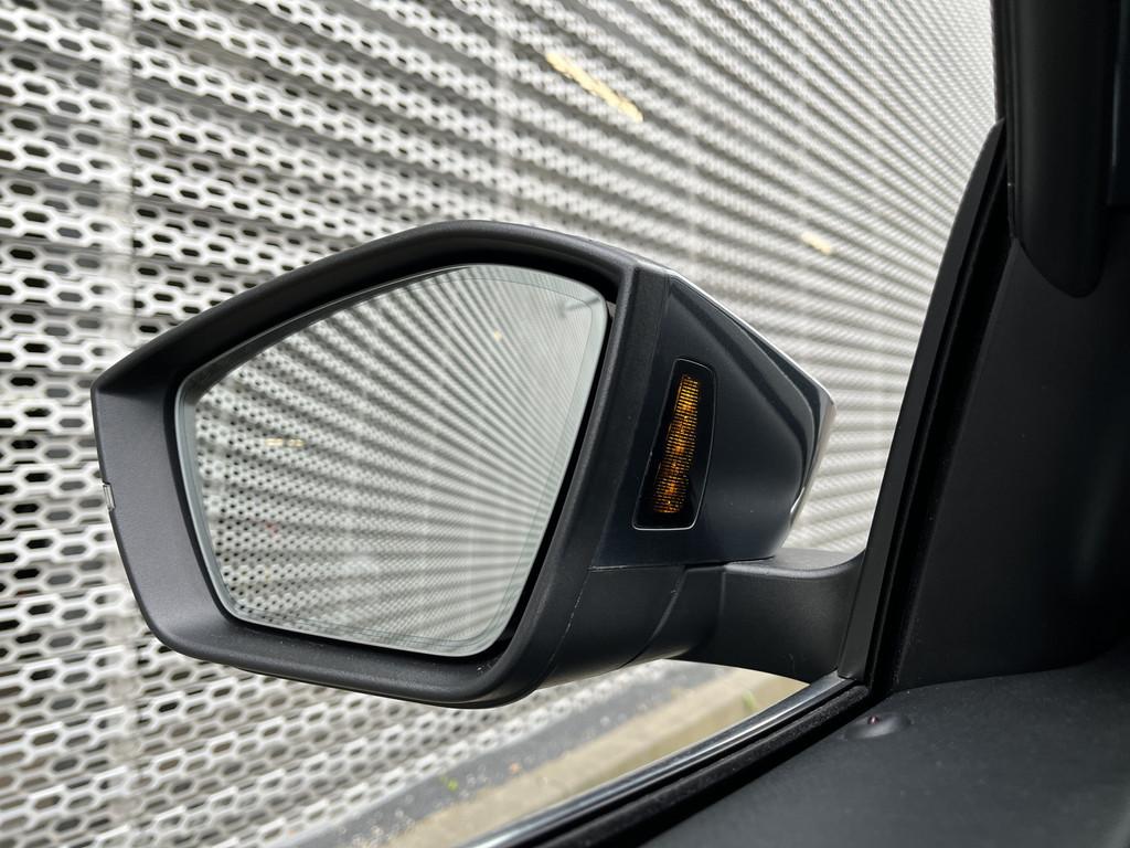 Skoda Octavia Combi 1.4 TSI iV PHEV Business Edition Plus /, Stof, Gebruikt, 84 €/maand, Lease