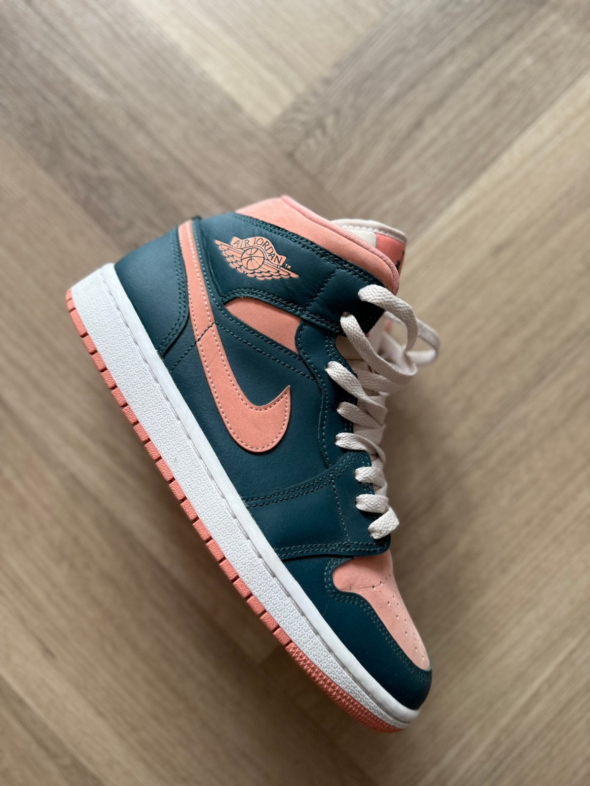 Nike air jordan 1 mid dark teal 41, Ophalen of Verzenden, Zo goed als nieuw, Overige kleuren