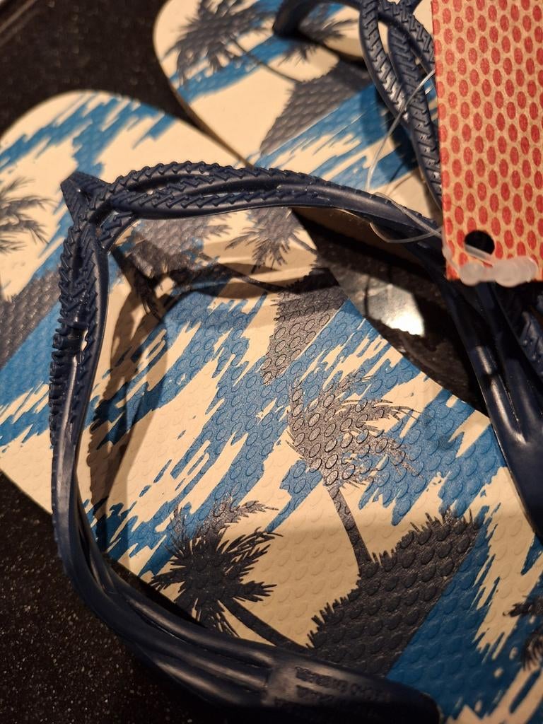 Nieuwe Havaianas slippers mt 37/38 (vallen klein), Kleding | Dames, Schoenen, Slippers, Blauw, Nieuw, Ophalen of Verzenden