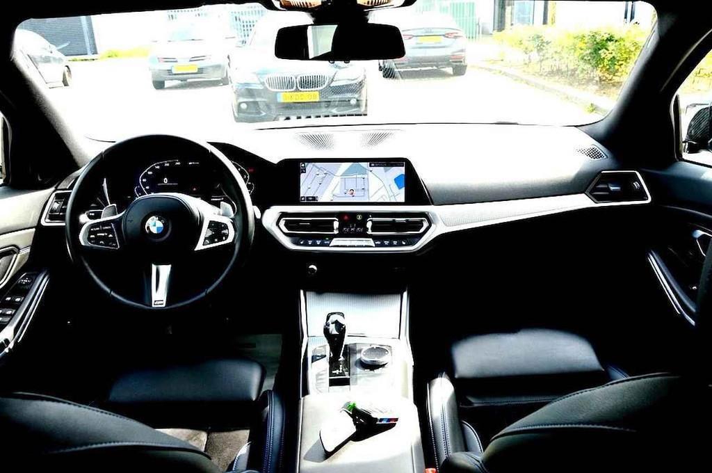 BMW 3-serie 330e High Executive M Performance CARBON/LASER, Achterwielaandrijving, Gebruikt, 4 cilinders, Verwarming stoelen achter