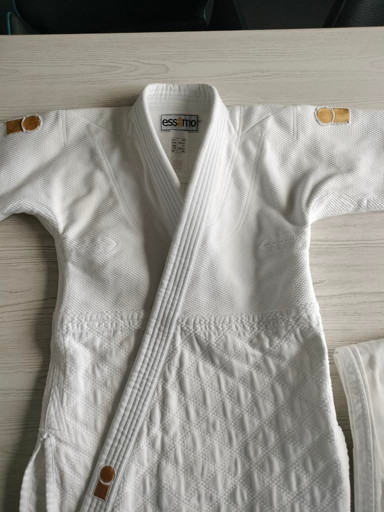 Essimo gold Judo pak - Maat 155 cm, Ophalen of Verzenden, Judo, Vechtsportpak