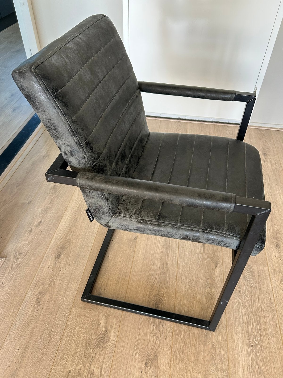 6 eetkamerstoelen in goede staat - Wegens verhuizing, Ophalen, Gebruikt, Metaal, Grijs