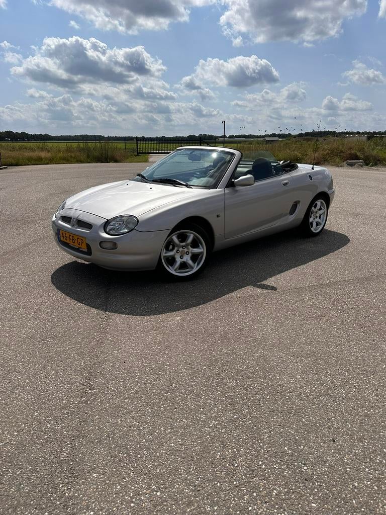 MG F 1.8 I VVC 2000 Grijs, 145 pk, Achterwielaandrijving, Zwart, 4 cilinders