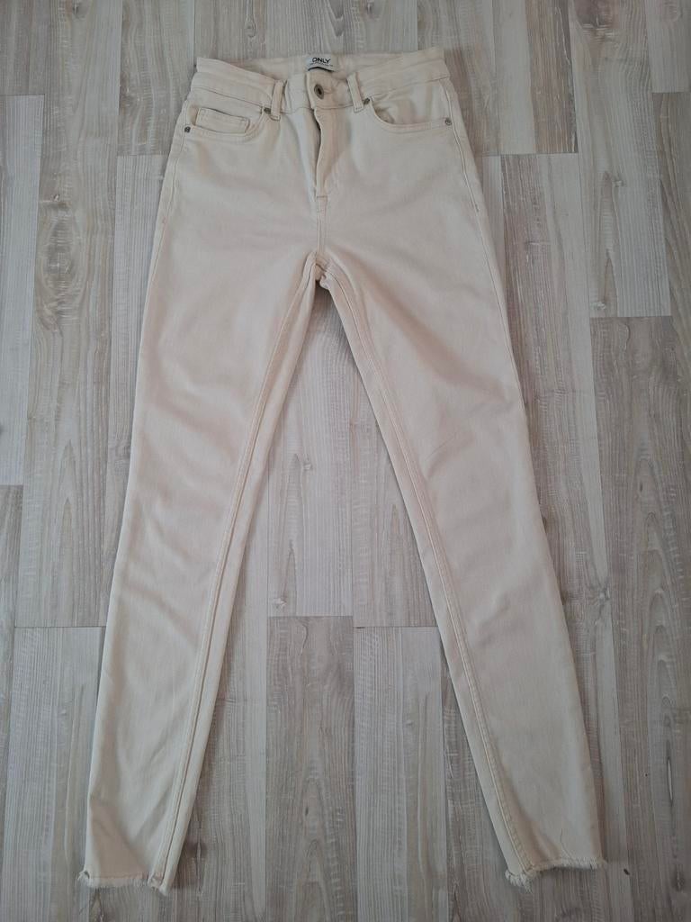 ONLY Jeans Crème maat M 34, Wit, Ophalen of Verzenden, W27 (confectie 34) of kleiner, ONLY