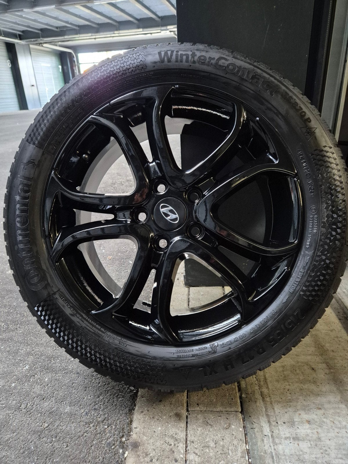 5x114.3 / 17inch HYUNDAI KONA / KIA NIRO WINTERSET met TPMS, Ophalen, 215 mm, Banden en Velgen, Nieuw