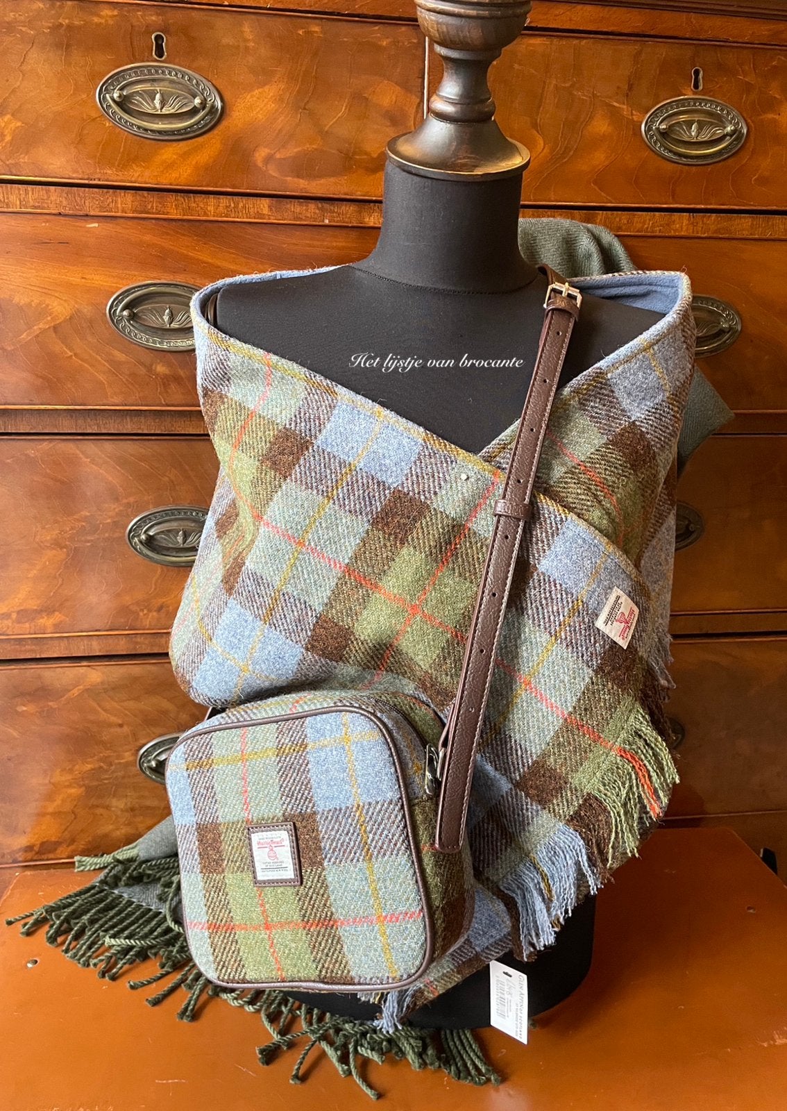 Schotse Harris Tweed sjaal MacLeod blue, Westdijk 41 3241 GT Middelharnis, Info@lijstje van brocante.nl, Ophalen of Verzenden