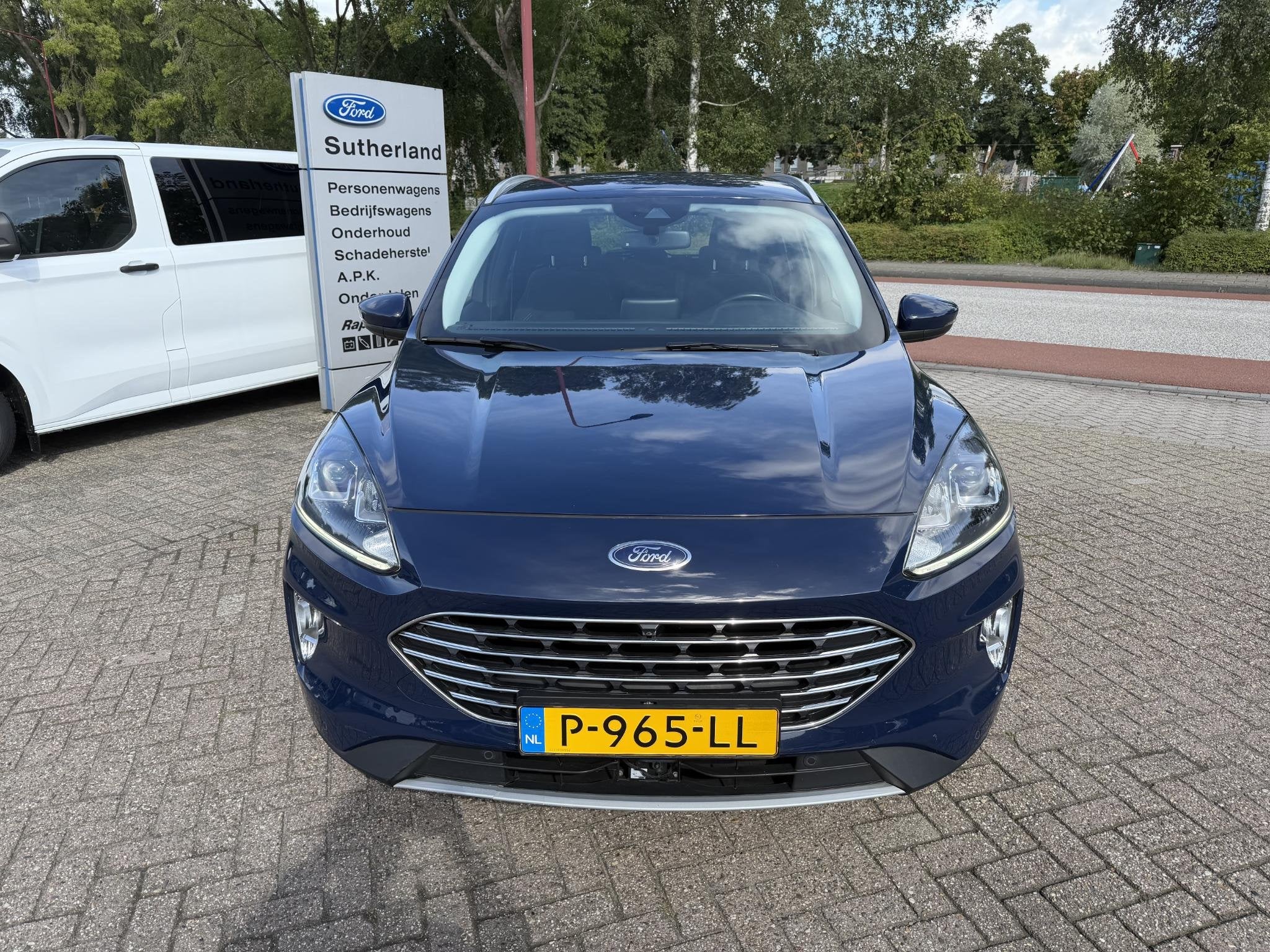 Foto 2 van Ford Kuga 2.5 PHEV Titanium | 225pk | Adaptive cruise contro