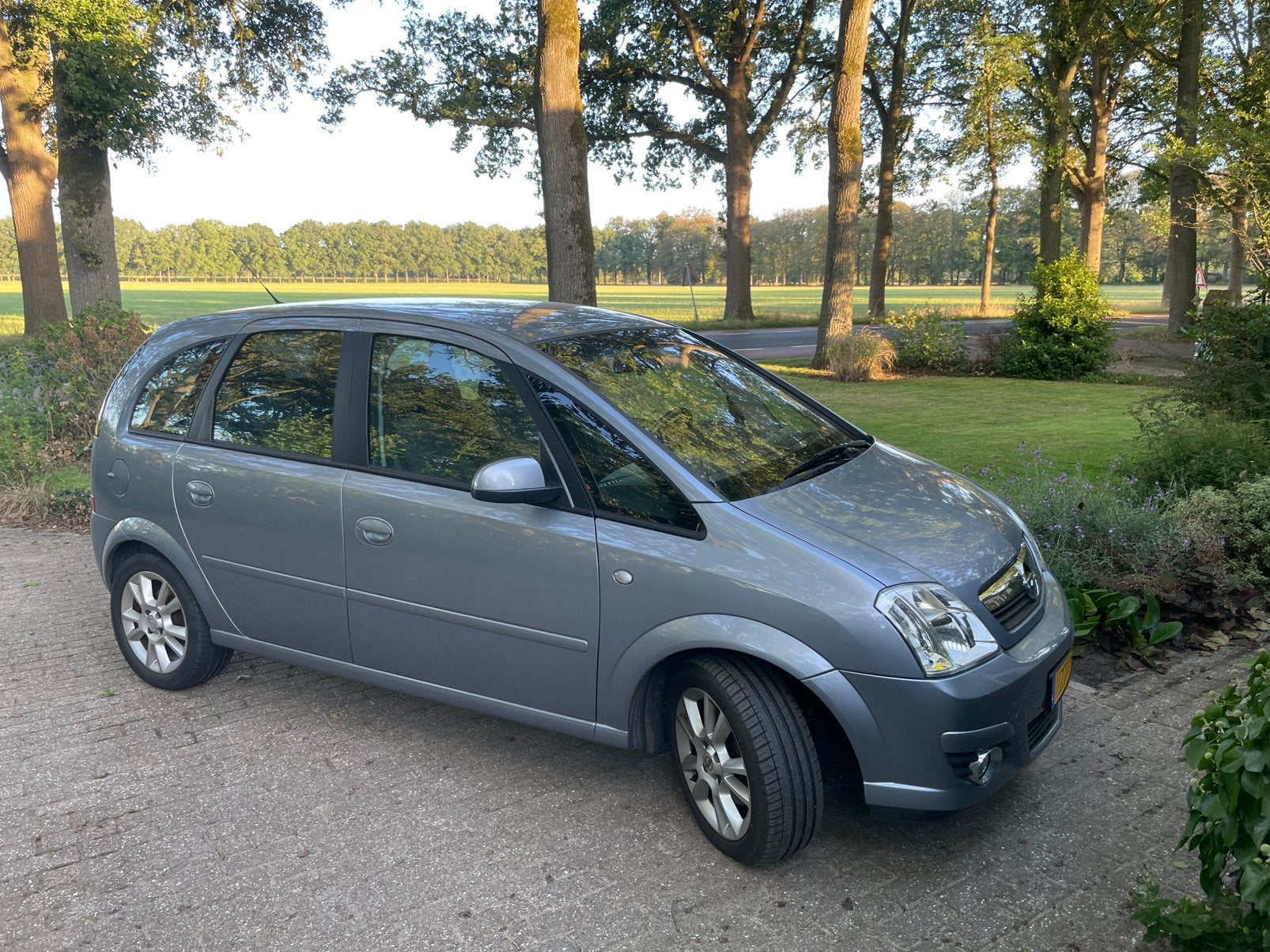Opel Meriva 1.6 16V 77KW 2010 Grijs, Auto's, Voorwielaandrijving, 15 km/l, 4 cilinders, Origineel Nederlands