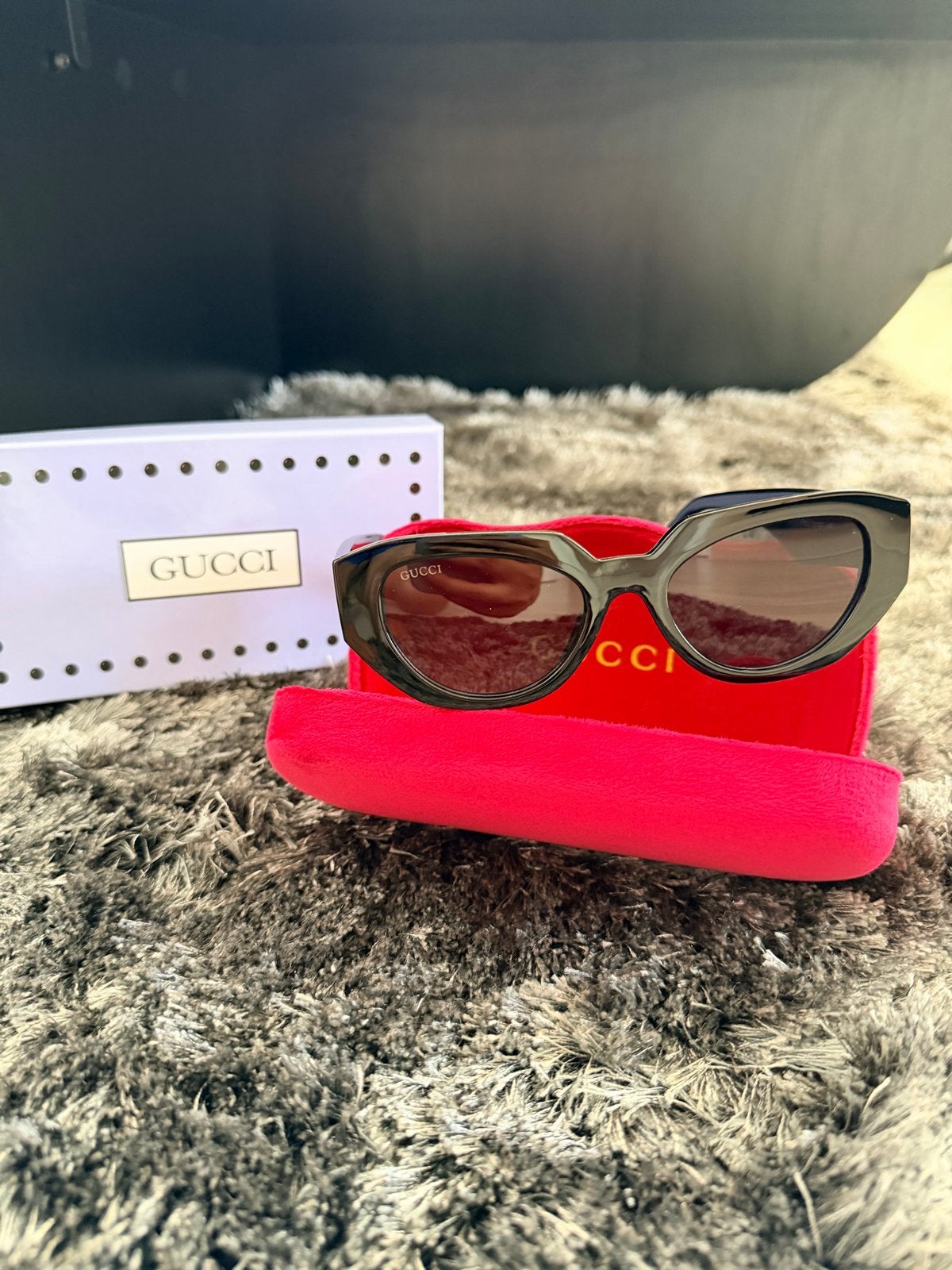Nieuwe Gucci Zonnebril met doos en etui, Sieraden, Tassen en Uiterlijk, Overige merken, Zonnebril, Zwart, Nieuw