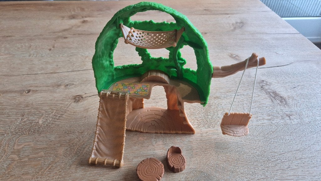 Sylvanian Families 5318 baby boomhut €15, Ophalen, Zo goed als nieuw, Poppenhuis