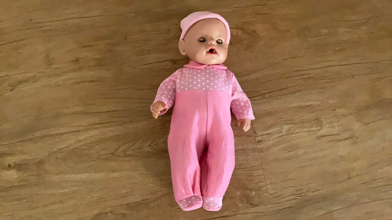 Baby born pop 43 cm lang met pakje en mutsje zgan, Kinderen en Baby's, Speelgoed | Poppen, Ophalen, Zo goed als nieuw, Babypop