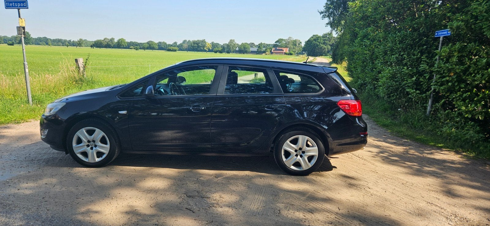 Opel Astra 1.4 Turbo 88KW ST 2011 Zwart, Voorwielaandrijving, 4 cilinders, 1337 kg, Zwart