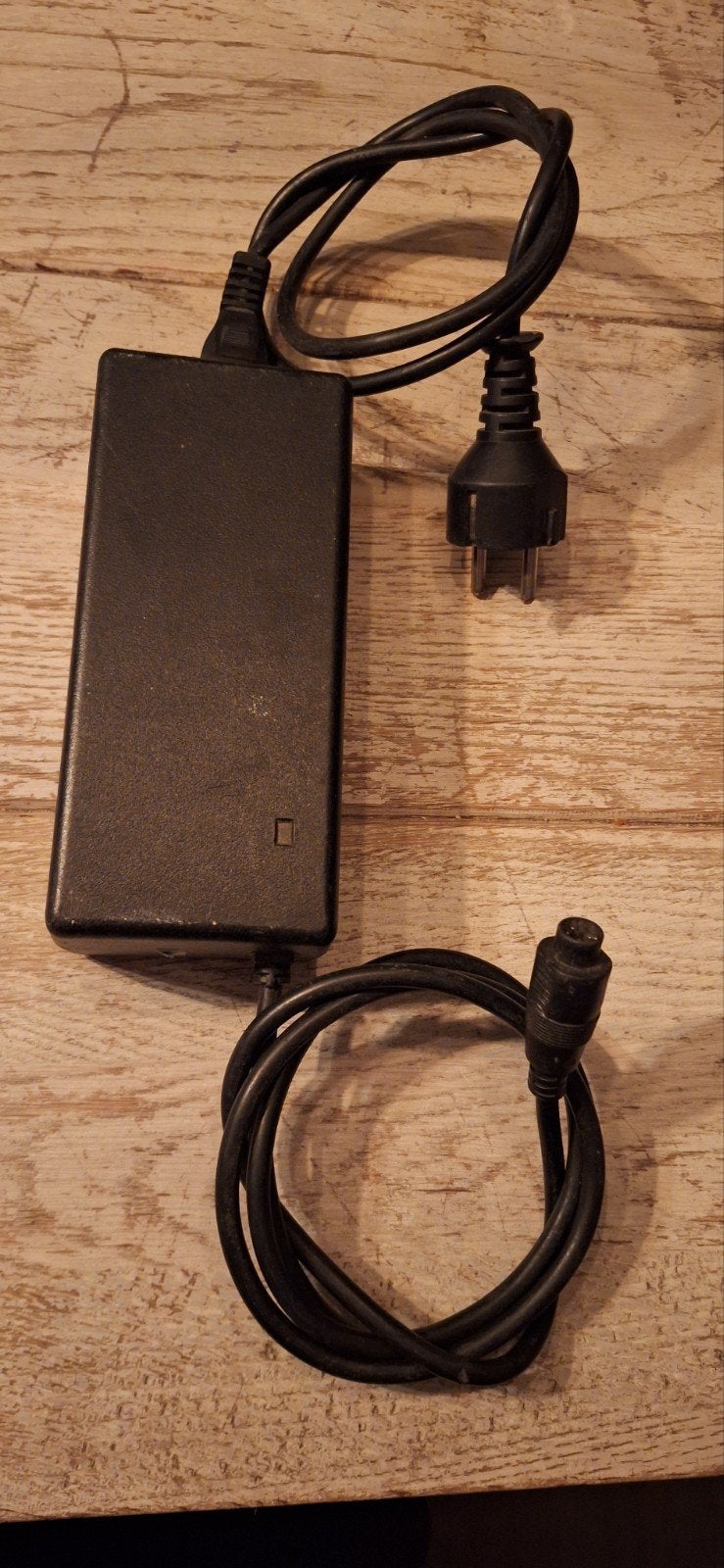 Sparta / Batavus 36volt Emotion oplader 5 pins
