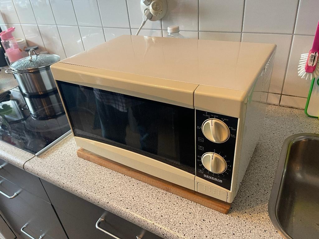 Severin magnetron 700W, Ophalen, Gebruikt, Magnetron, Draaiplateau
