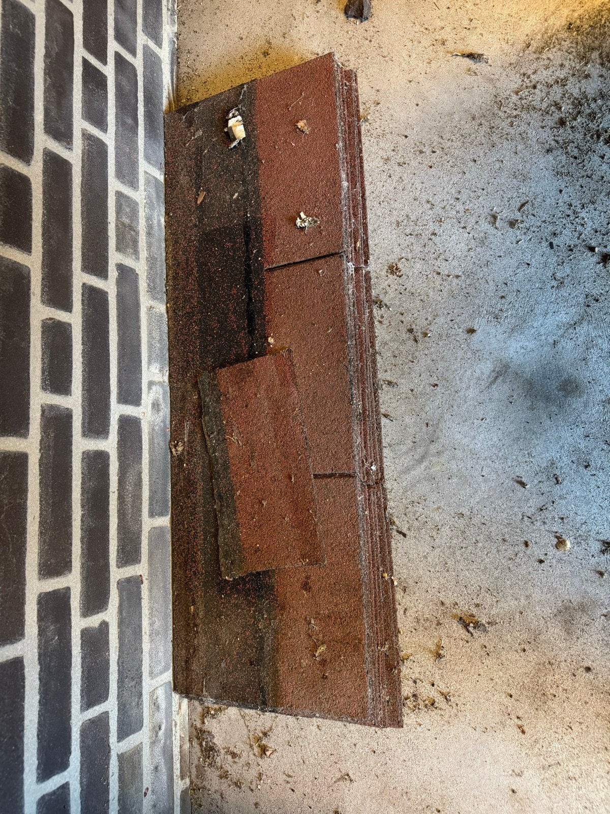 13 stuks dakleer/dakshingles, rood/zwart, Ophalen, Overige materialen, Gebruikt, Minder dan 5 m²