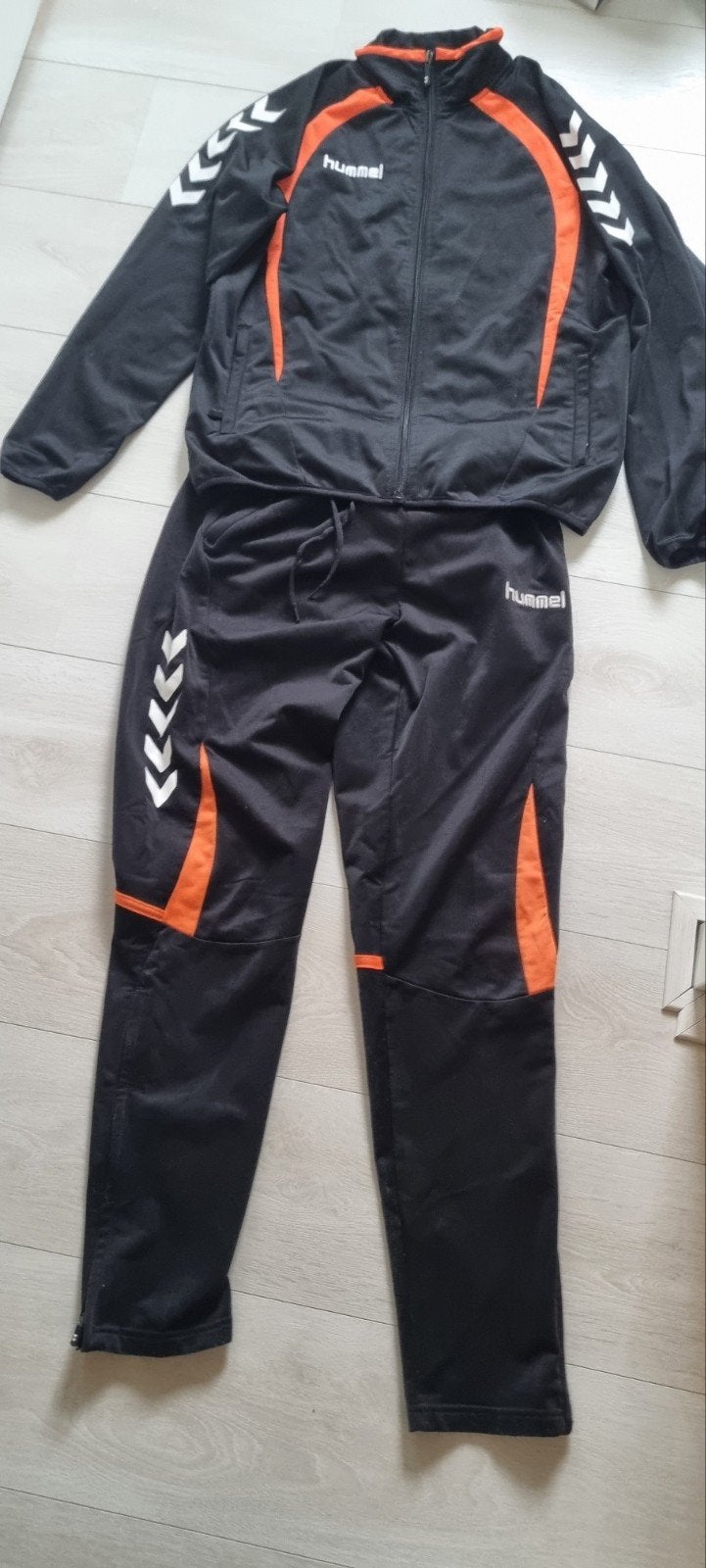 Hummel trainingspak maat S, Zwart, Ophalen of Verzenden, Zo goed als nieuw, Voetbal