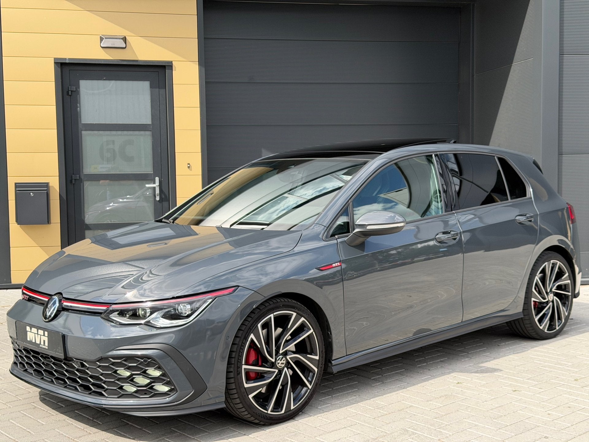 Volkswagen GOLF 2.0 TSI GTI '24 - Panorama - 20.000 KM - Vir, Auto's, Dealer onderhouden, Stof, Euro 6, 4 cilinders