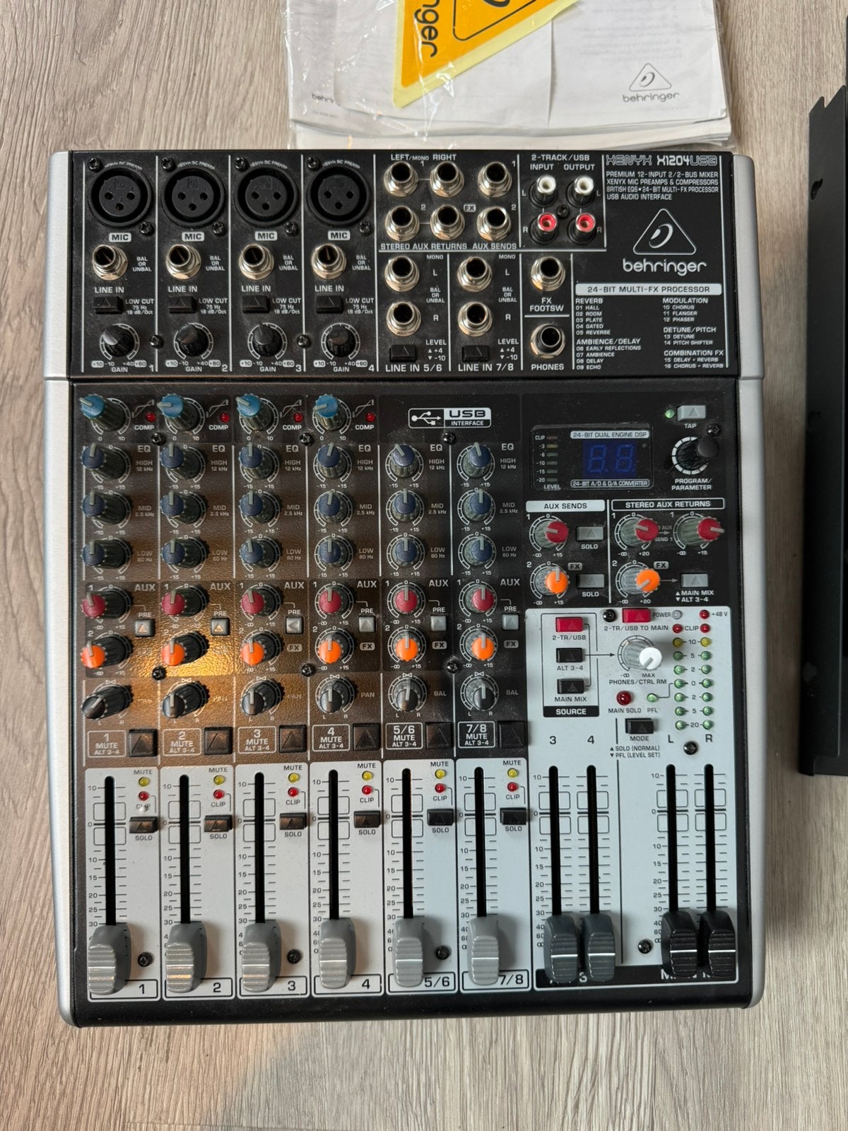 Behringer Xenyx X1304USB menpaneel, Ophalen, Zo goed als nieuw, 10 tot 20 kanalen