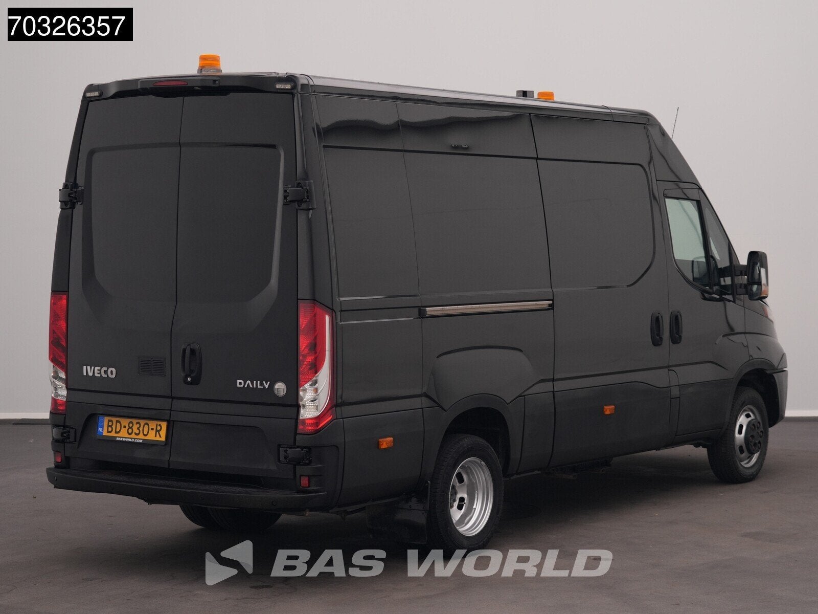 Iveco Daily 50C18 3.0L Dubbellucht L2H2 Airco Cruise Parkeer, Auto's, Bestelauto's, Stof, Gebruikt, Euro 6, Iveco