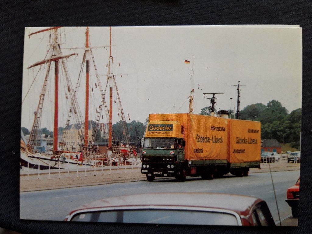 Fotokaart DAF 2100 bakwagen “Gödecke ", Verzamelen, Ansichtkaarten | Themakaarten, Ophalen of Verzenden, 1980 tot heden, Ongelopen
