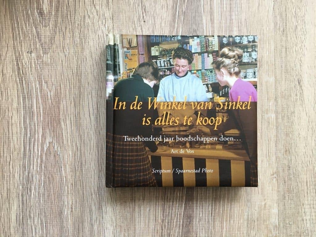 winkel van Sinkel is alles te koop Hema Albert Heijn V & D, Boeken, Verzenden, Zo goed als nieuw
