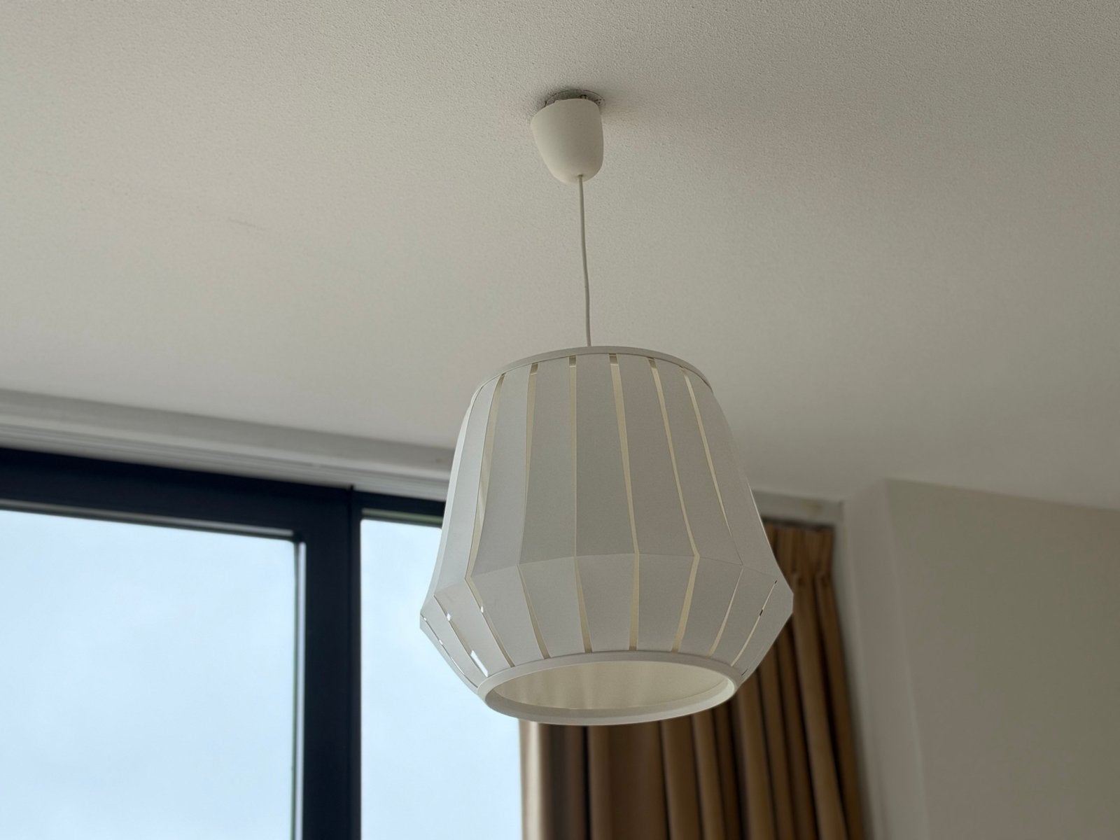 IKEA Hanglamp Wit - Stijlvolle Verlichting, Huis en Inrichting, Ophalen of Verzenden, Zo goed als nieuw, Kunststof, E27 (groot)