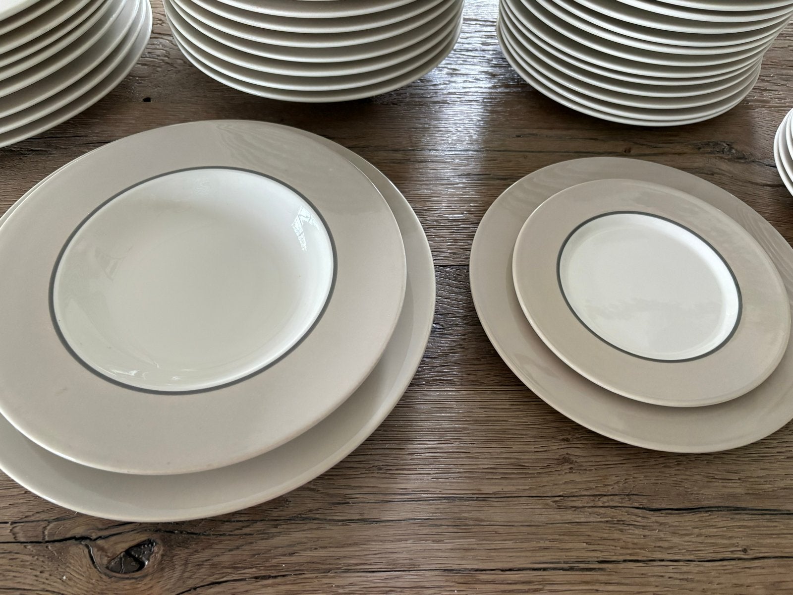 Hema Servies Tsaar - Crème/Taupe Borden Set, Ophalen, Hema, Zo goed als nieuw, Aardewerk