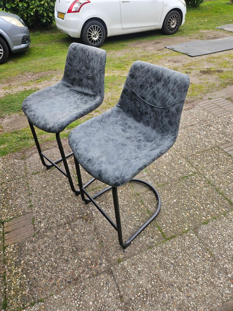 2 mooie barkrukken - Grijs/zwart, Gebruikt, 60 tot 90 cm, Ophalen of Verzenden, Metaal