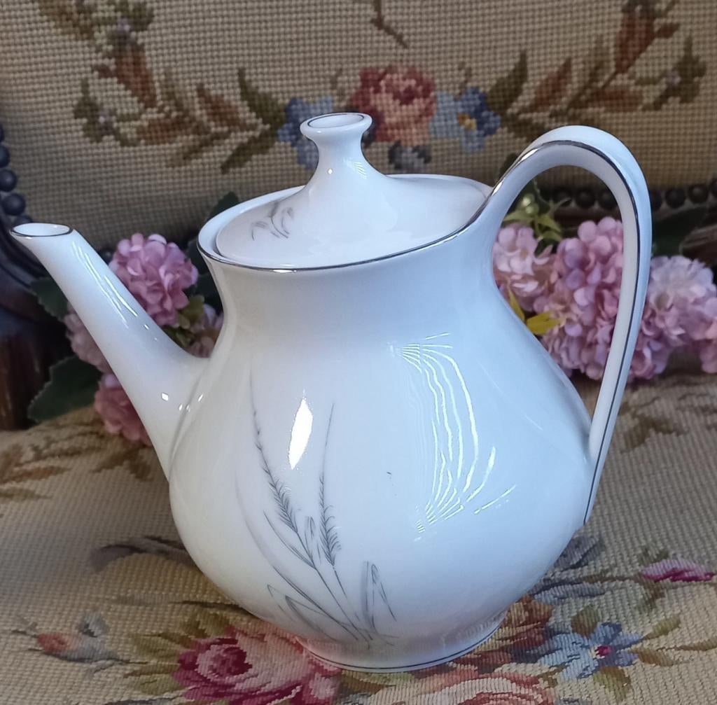 Leuke vintage theepot, grijze aren, "Vera Zilver", Bavaria, Ophalen of Verzenden, Zo goed als nieuw, Overige stijlen, Overige typen