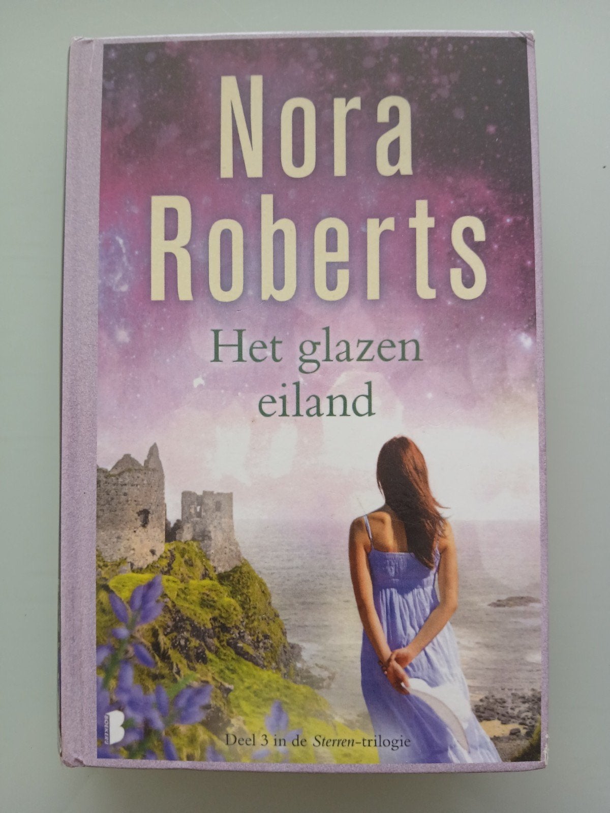 Nora Roberts - Het glazen eiland, Ophalen of Verzenden, Gelezen, Nora Roberts