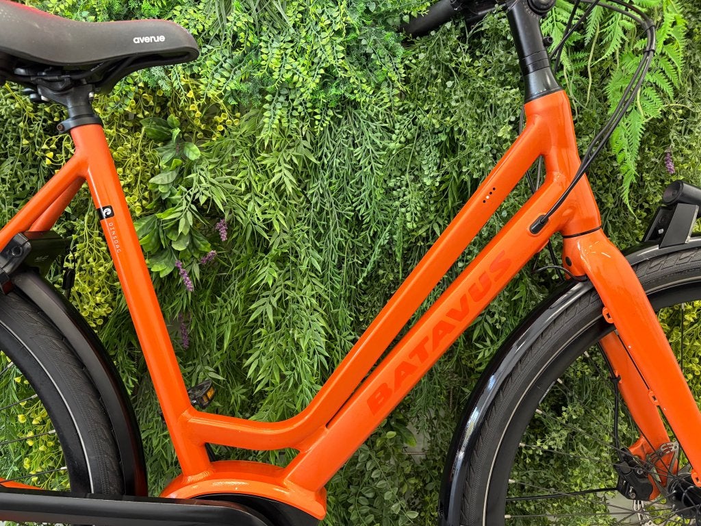 Batavus Dinsdag – Bosch Middenmotor - 57cm - 2600km, Batavus, Info@accell-group.com, 50 km per accu of meer, 55 tot 59 cm