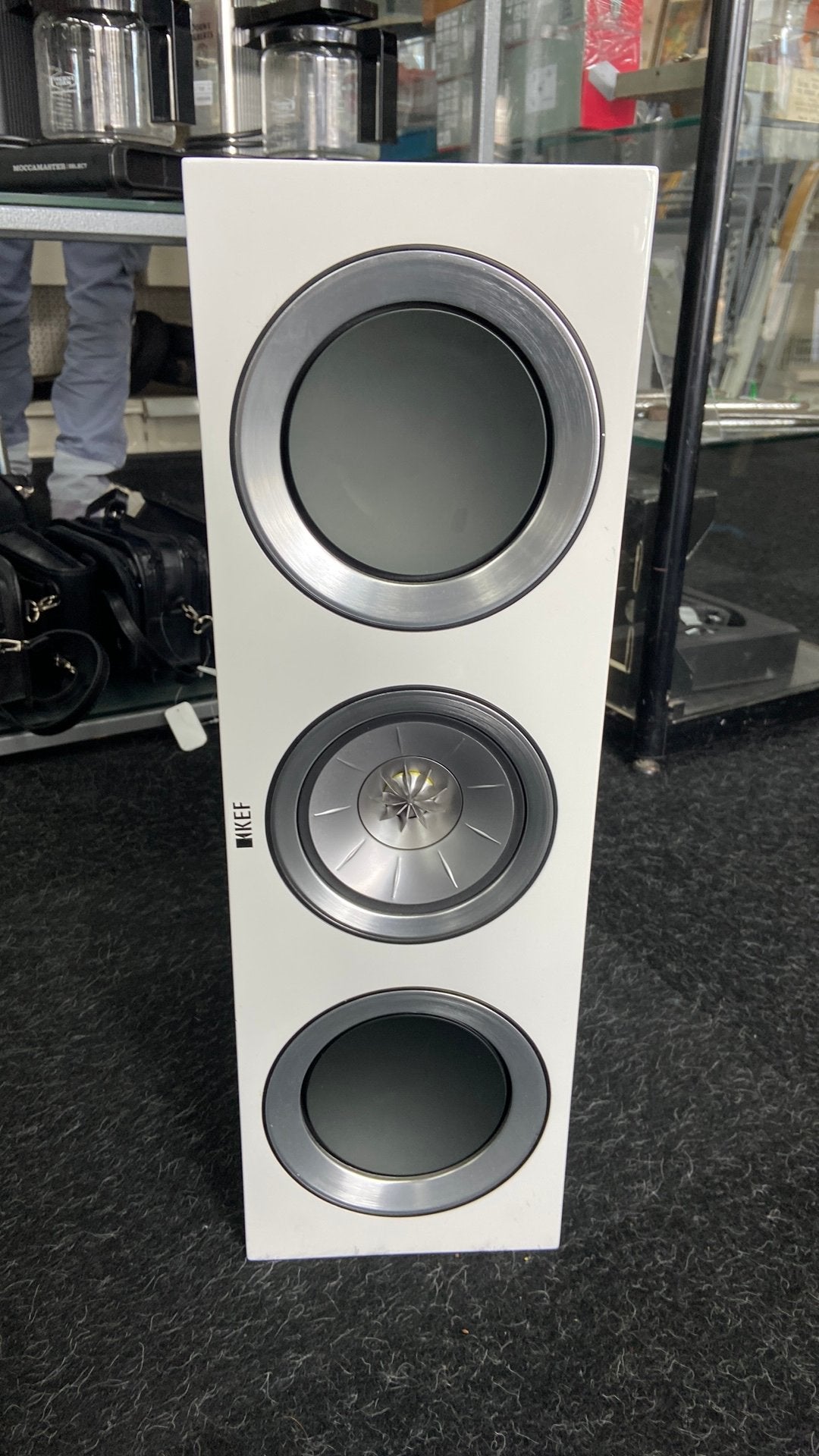 KEF R200C Vloerstaande Luidspreker - Wit - Getest