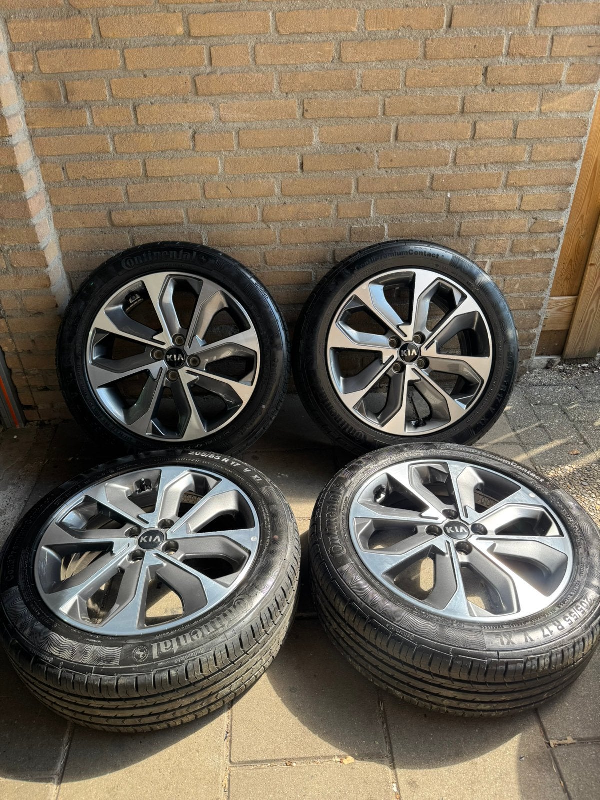 Kia Stonic 17” Velgen DEMO set, Ophalen, Banden en Velgen, 17 inch, 205 mm