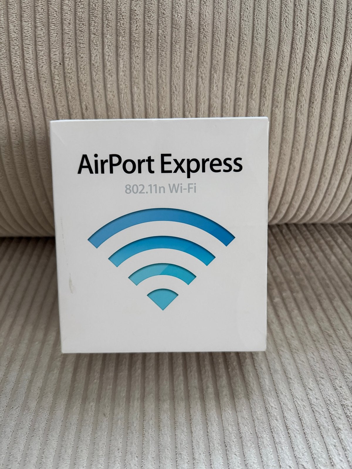 Apple Airport Express Wi-Fi Router!(ZGAN), Computers en Software, Routers en Modems, Ophalen of Verzenden, Zo goed als nieuw, Router
