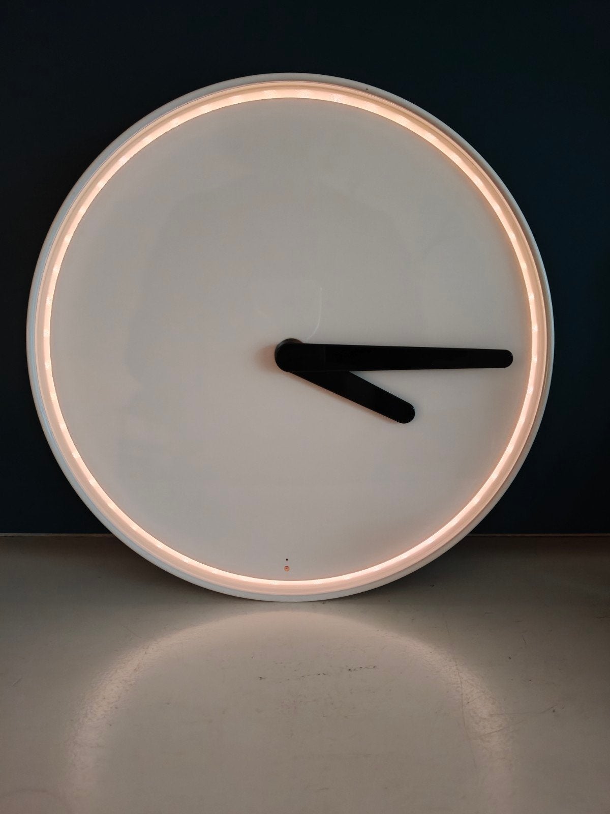 Henrik Preutz x IKEA wandklok STOLPA klok met sensor, Wandklok, Wit, Analoog, Ophalen of Verzenden