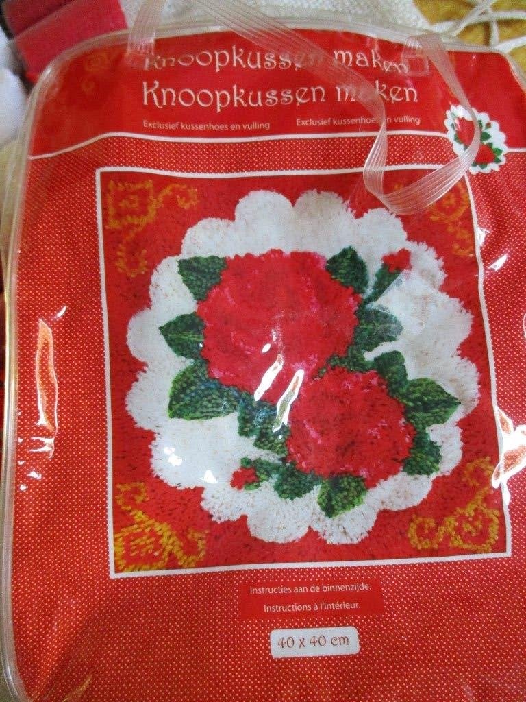 knoop kussen [ smyrna style], Hobby en Vrije tijd, Ophalen of Verzenden, Zo goed als nieuw, Handborduren, Borduurpakket