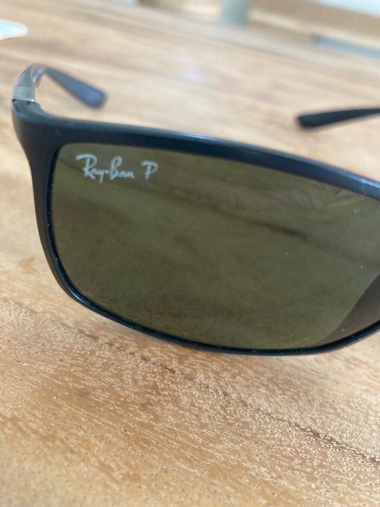 Zonnebril Ray Ban, Sieraden, Tassen en Uiterlijk, Zonnebrillen en Brillen | Heren, Ophalen, Zonnebril, Zwart, Zo goed als nieuw