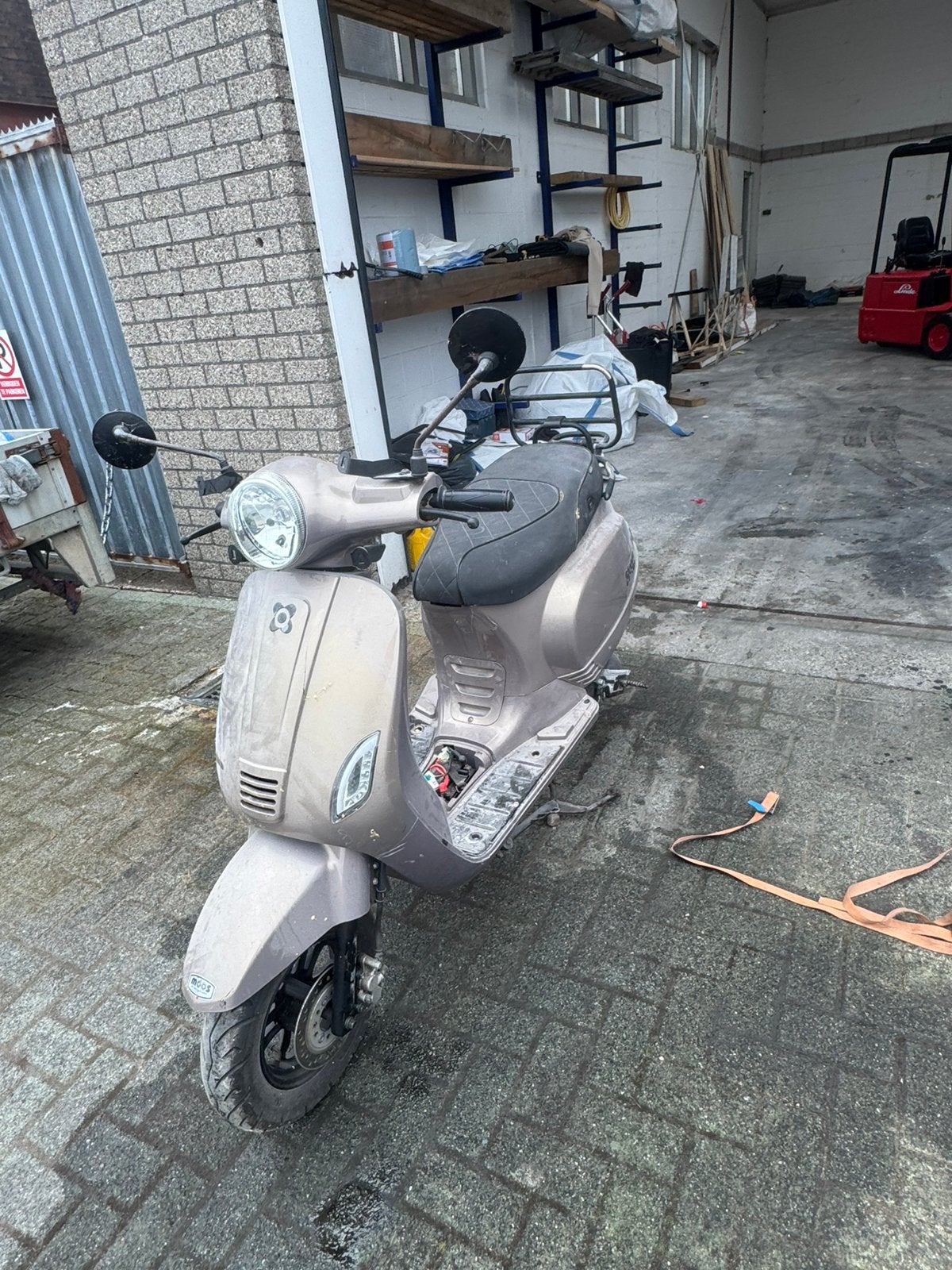 Agm vx50, Gebruikt, Benzine, Ophalen, Overige merken