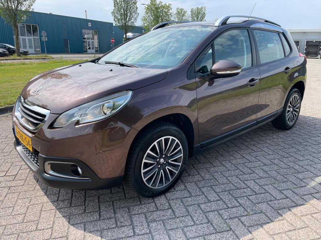 Peugeot 2008 1.2 VTi Active Pack Premium, Auto's, Voorwielaandrijving, Euro 5, 1199 cc, Bruin